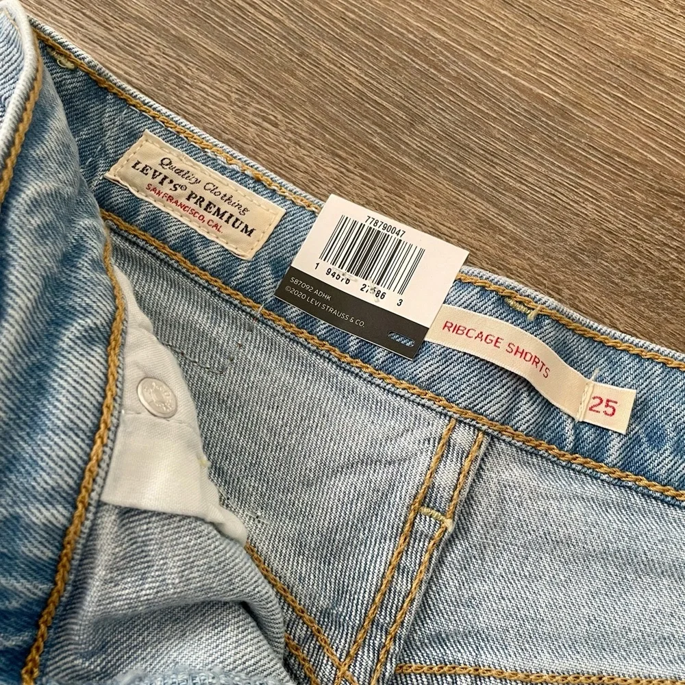 🆕 l e v i ‘ s • button fly ribcage denim shorts - Picture 5 of 11